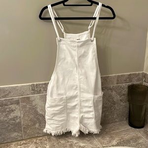 Aerie Size Medium, adjustable, shorts overalls.